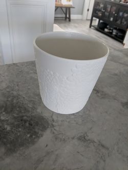 Lenox Petals Chrysanthemum Short Vase