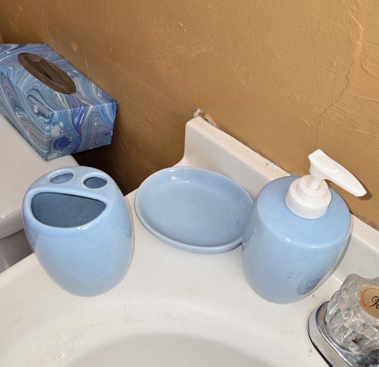1/2 Price - 3-Piece Bathroom Accessories
