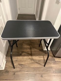 Heavy Duty Folding Utility Table – 31” x 18” x 29” – Excellent Condition