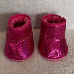 Add a sparkly touch to your Build-a-Bear collection with these fuchsia pink high-top boots designed to fit any BAB up to 17 inches. The playful sequin