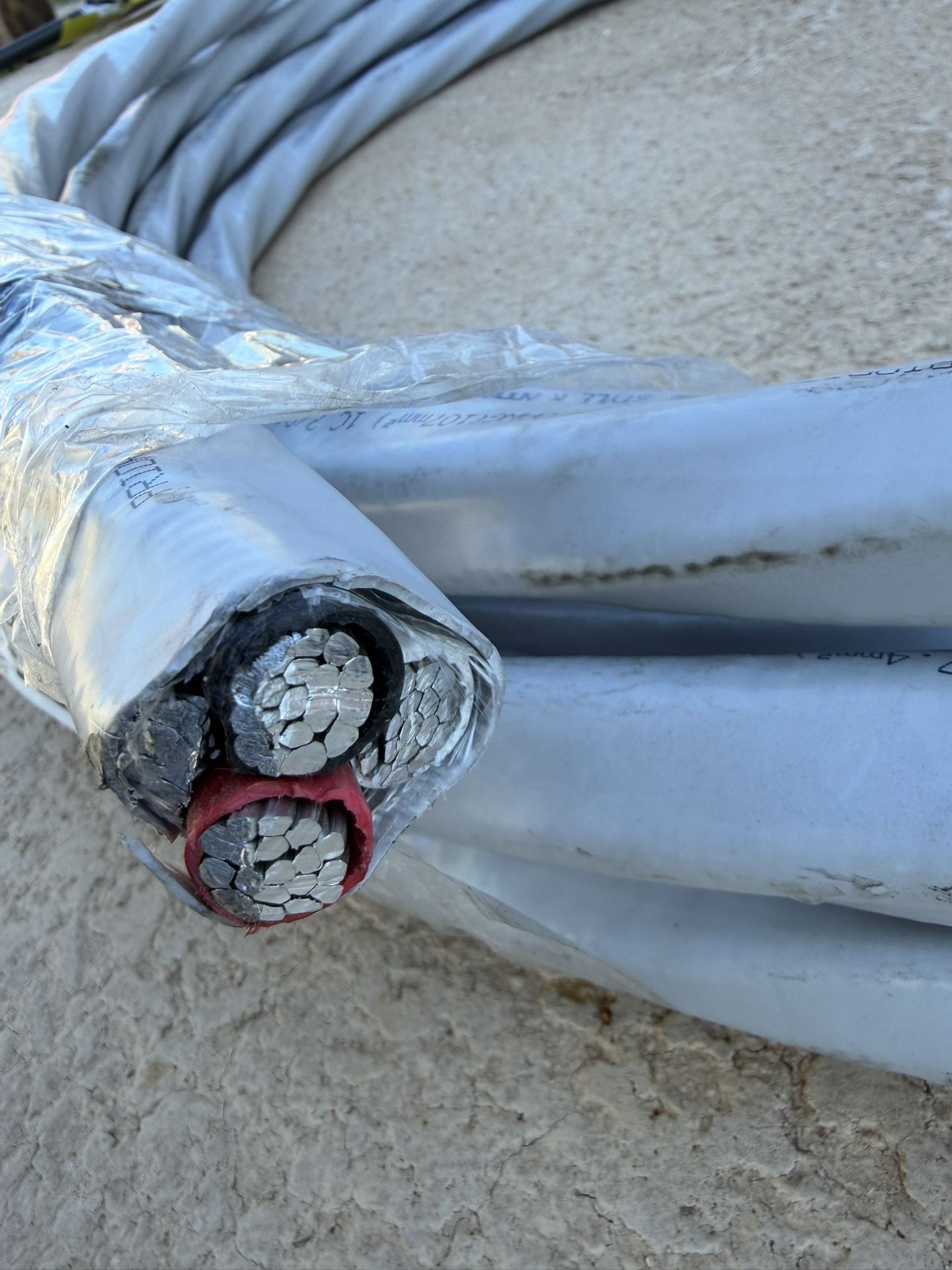 82ft Wire 4/0, Stranded, Service Entrance Cable