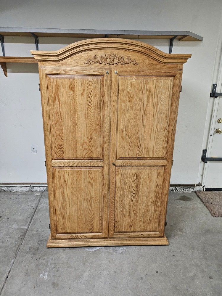 Armoire Closet