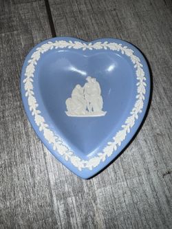 Vintage Wedgwood Jasperware Pale Blue Heart-Shaped Trinket Dish / Ring Tray – Made in England