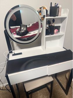 White vanity with stool - $85 (Fully Assembled)