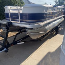 2012 sun tracker Pontoon 18DXL Party Barge 