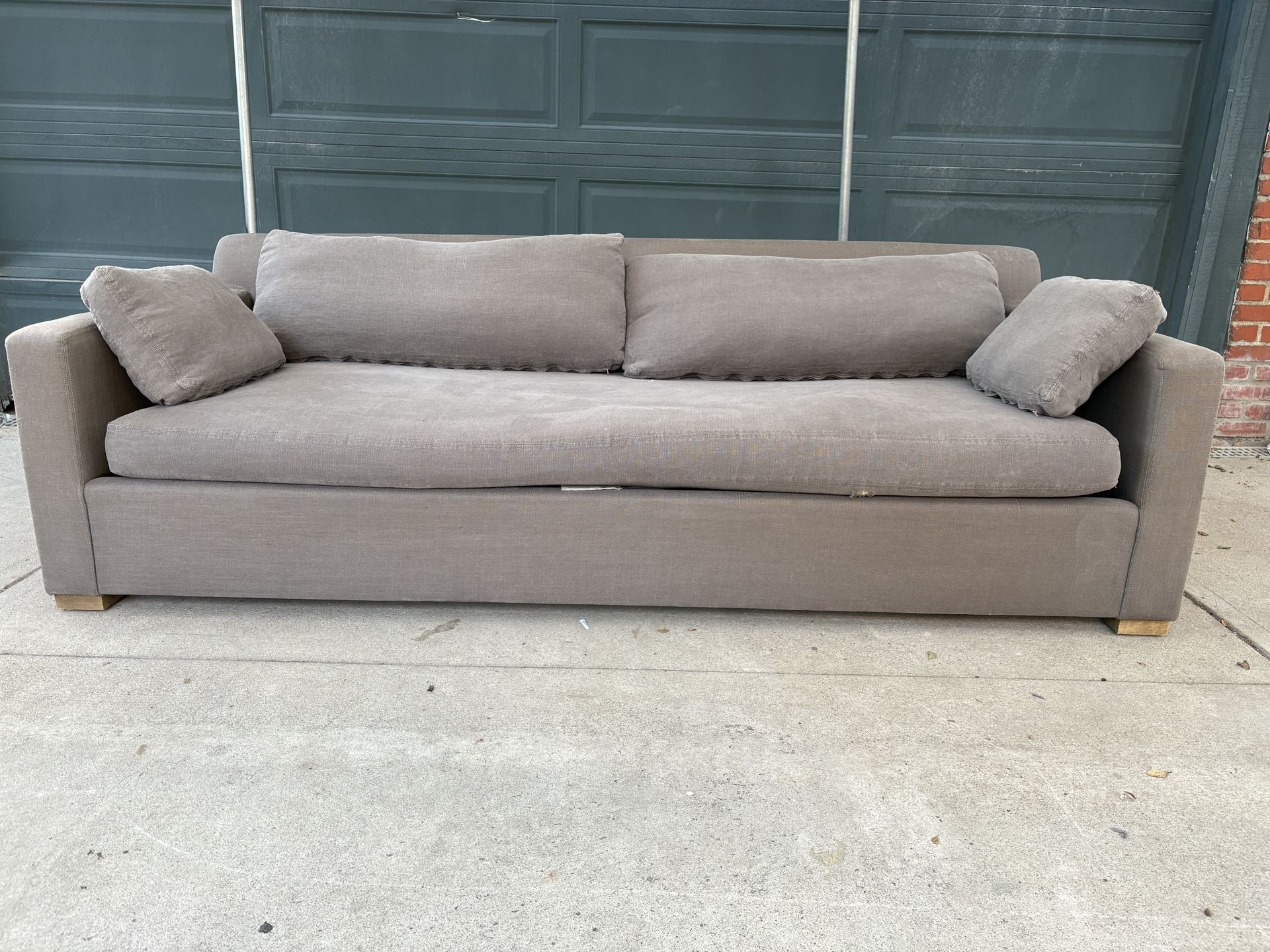 Hd Buttercup Sofa Couch FREE DELIVERY