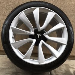 Tesla Model 3 Stiletto 19” Wheel 