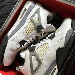 Jordan 4 Cement