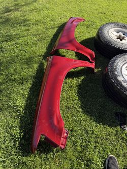 1990-95 Toyota 4runner front fenders, Red.