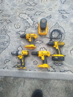 DeWalt drills + 2 batteries And charger