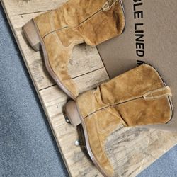 Cowboy boots size 7 mens../ size 9 womens