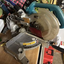 Cordless Makita Meiter Saw