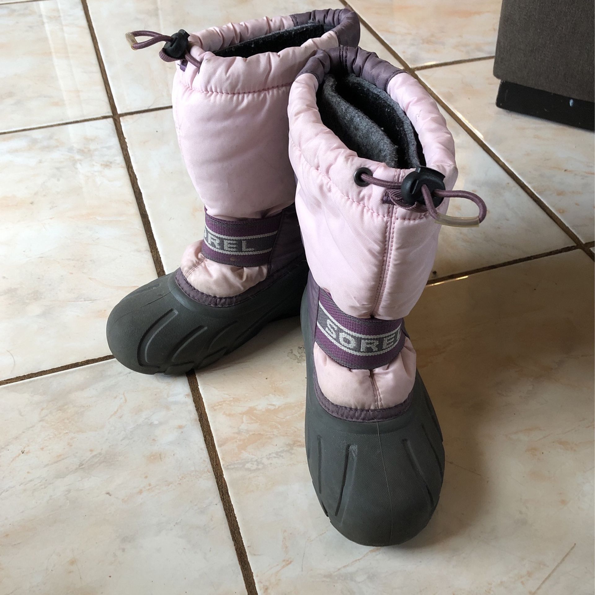 Sorel - Kids Winter/Snow Boots Size 1 Girl - Hardly Used - Good Condition