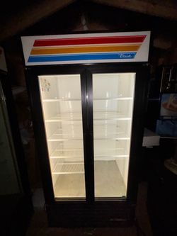 True commercial 2-door refrigerator