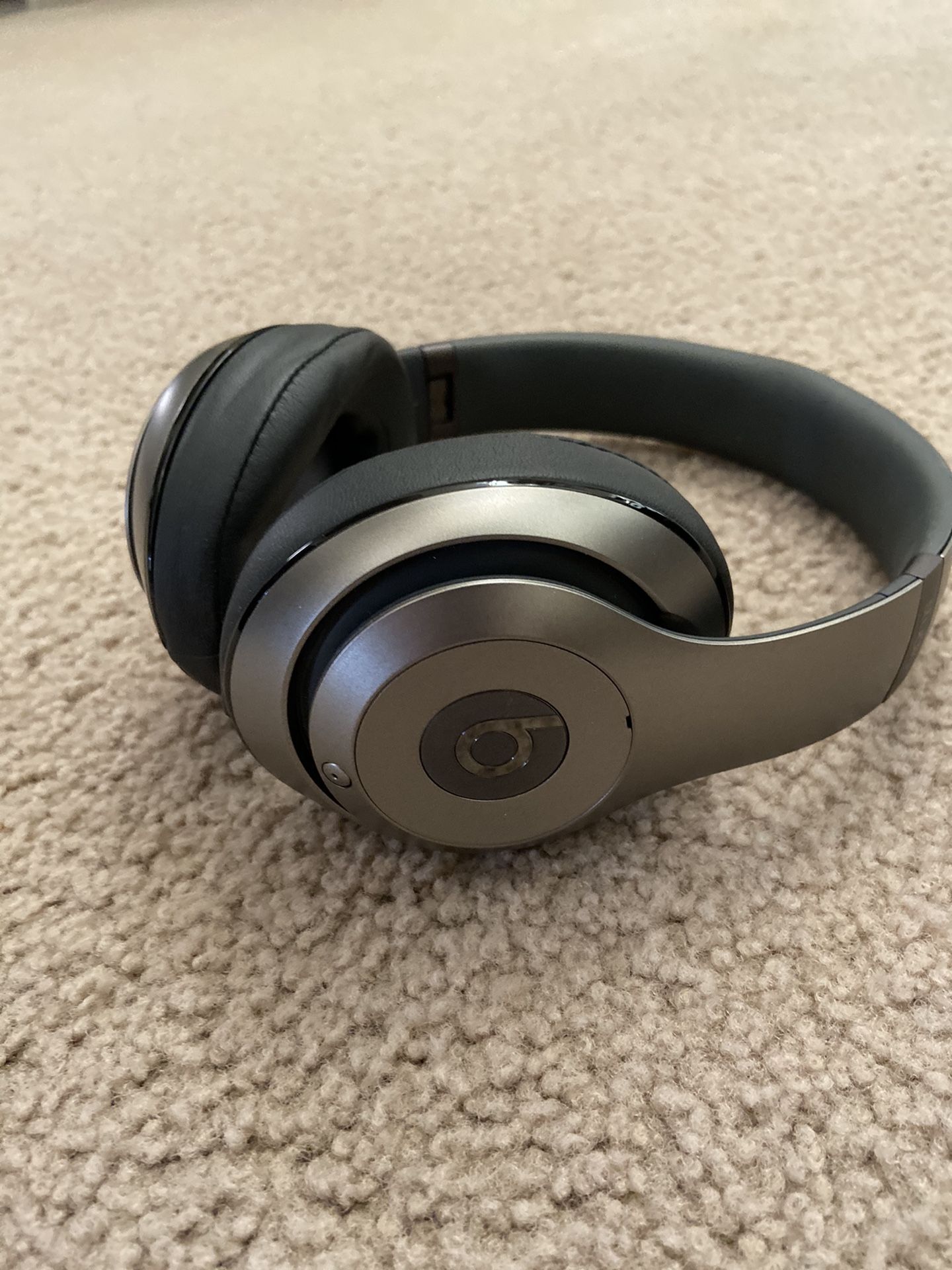 Beats by Dre Wireless Noise Cancelling Headphones with Cords