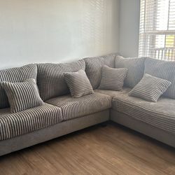 2-PC Sectional. 🚚WE DELIVER🚚