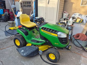 John Deere D125 Riding Lawn Mower