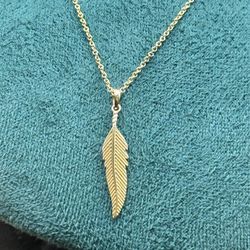14K Gold Rope Chain  With Leaf Pendant 