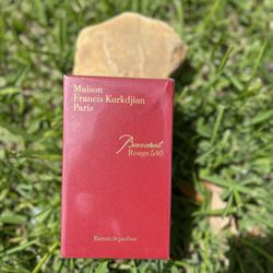 Baccarat Rouge 540 – Luxurious Signature Scent