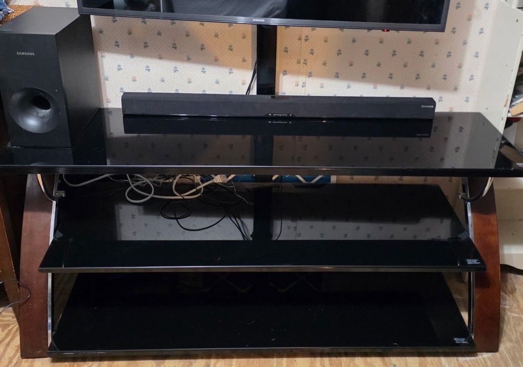 Wallet TV Stand
