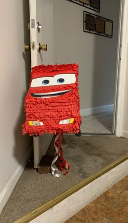 Piñata grande de mcqueen con su palo incluido