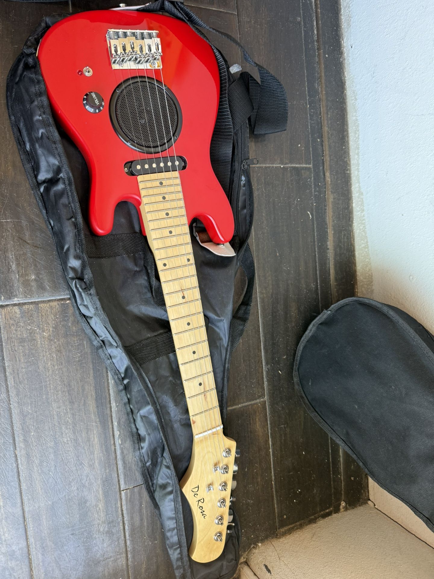 Kid’s Electric Guitar  With Built In Speaker 