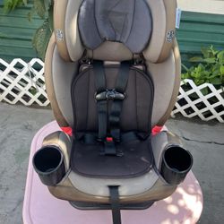 Car seat ( Graco ) 