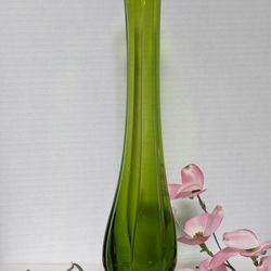 Vintage L.E. SMITH Green Glass Swung Vase with footed petal base