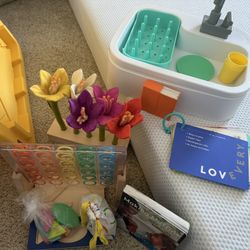Lovevery The Helper Play Kit