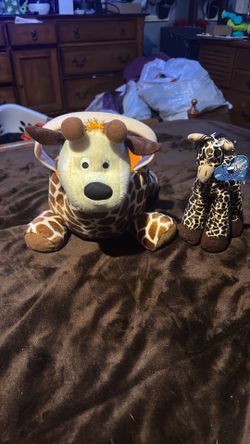 Giraffe Basket And Stuffed Animal