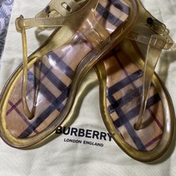 Brand Name Rubber T Sandals Size 35 Includes Dusting Bag