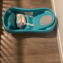 Baby Bath Brand New Used Like 2 Times 
