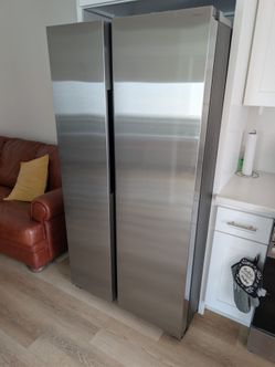 Samsung 28 cu. ft. Smart
Side-by-Side Refrigerator in Stainless Steel