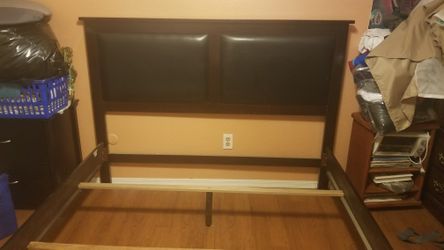 BRAND NEW COMPLETE QUEEN SIZE BED WITH MATTRESS,BOX SPRING, FRAME, HEADBOARD,AND FOOTBOARD. $300OBO