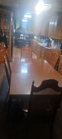 Dining room table and six chairs $120 obo