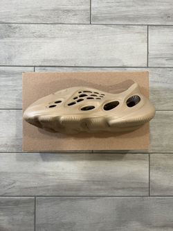Adidas Yeezy Foam RNR Desert Sand Size: 12 Mens Brand New