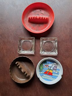  smoker special  5 Ashtrays