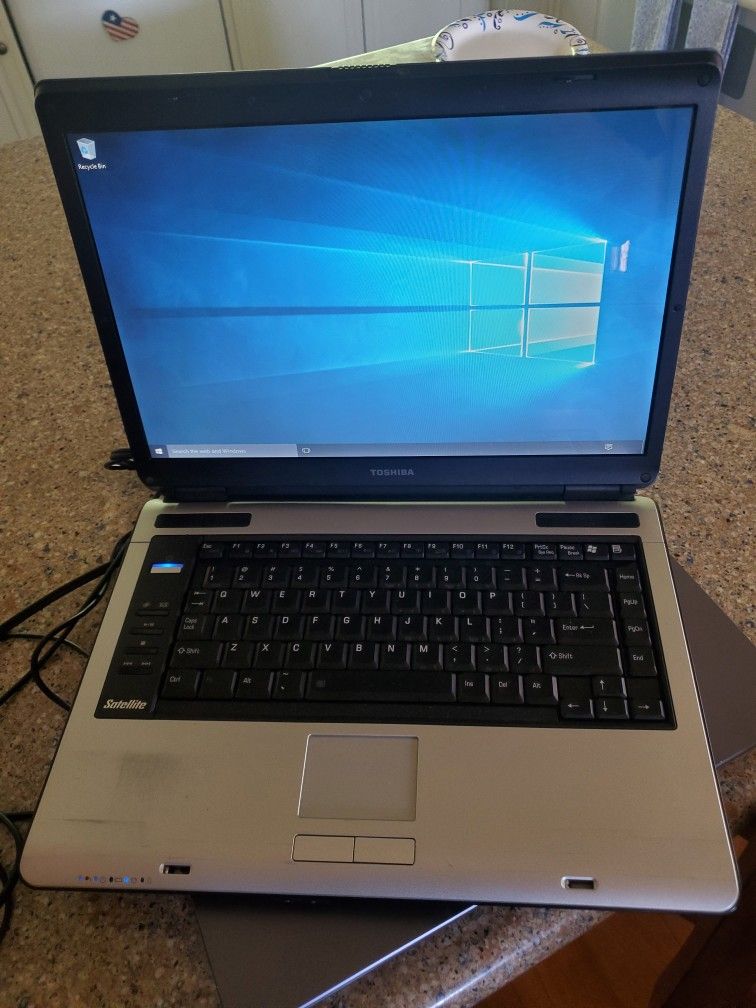 Toshiba Satellite Model A135 Laptop 15.6"