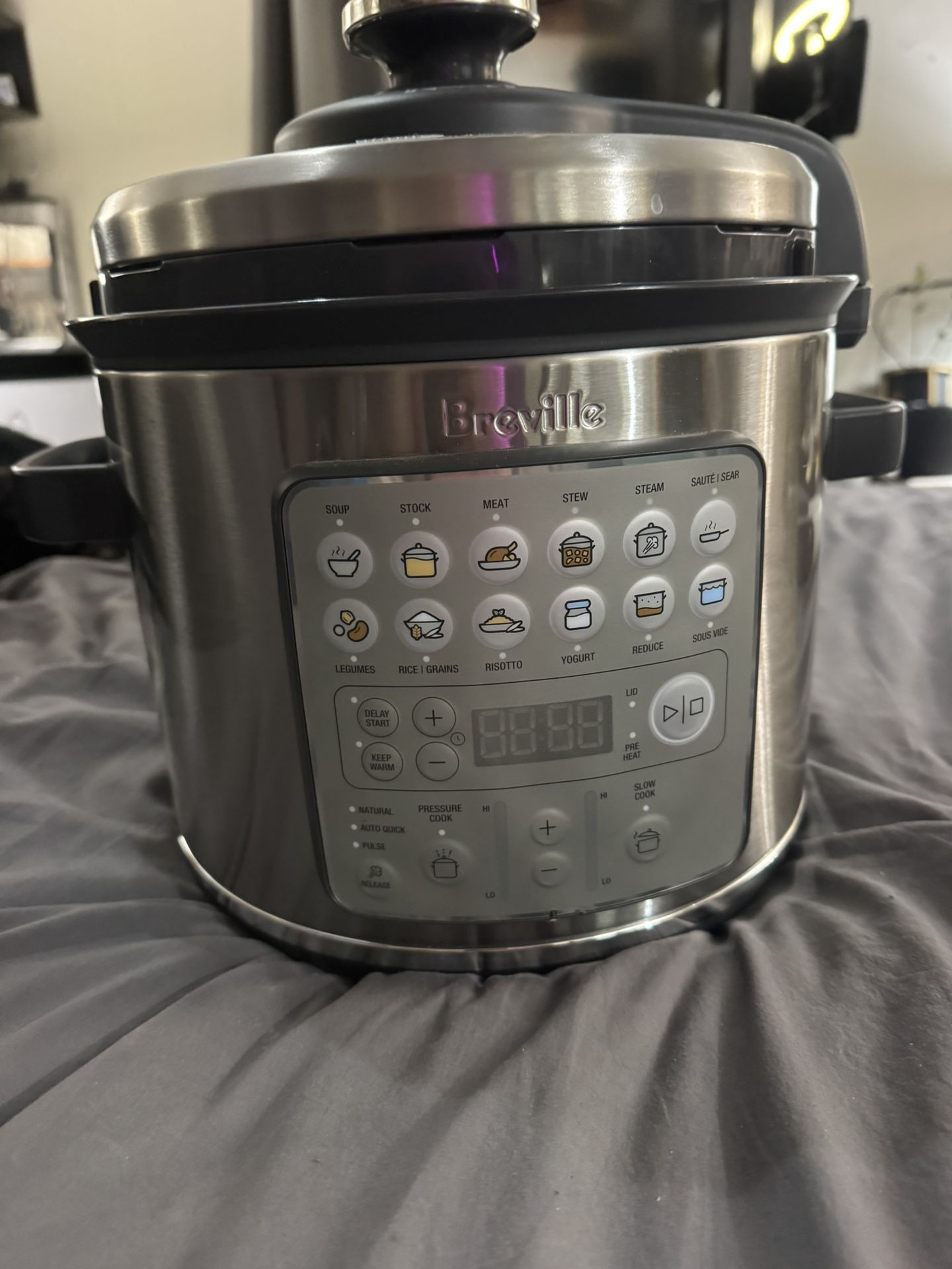 Breville Pressure Cooker Sells For 280$