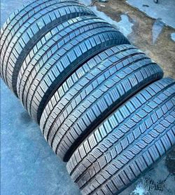 285 45 22 Michelin tires Con 80% de Vida Las 4