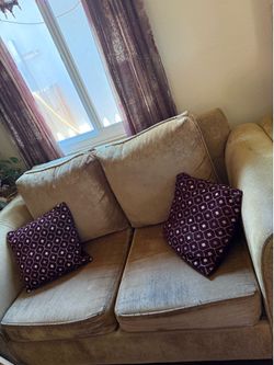 Love seat two people with two pillow