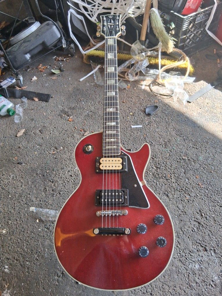 Hondo II Les Paul Copy Guitar