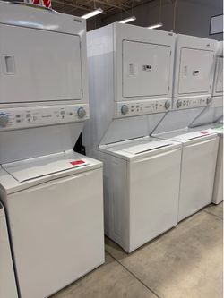 Frigidaire FLCE7522AW-WW 3.9 cu. ft. Washer and 5.5 cu. ft. Electric Dryer Combo in White with Quick Wash & Dry Cycle and MaxFill Wash Cycle MSRP$1699