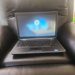 DELL  ,i5-33Gem,2.90GHZ 500HDD 4GB Ram,broken Placti,  W10