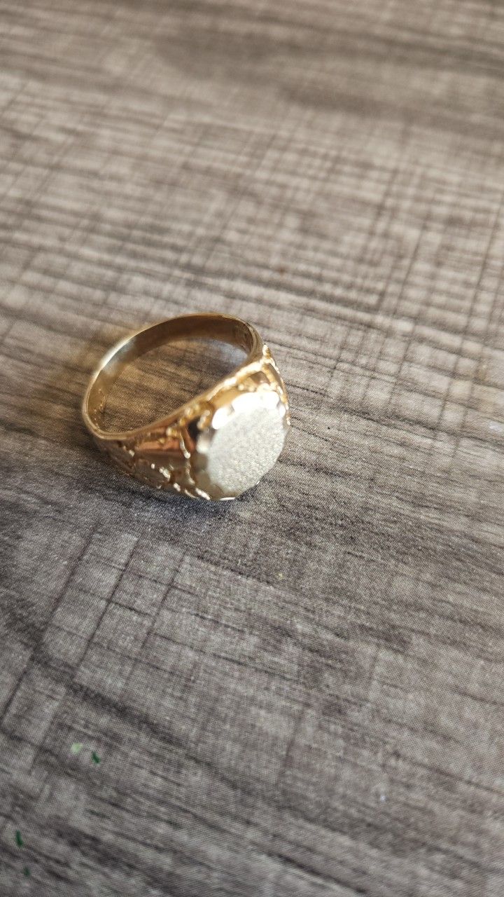 10k Yellow Gold Nugget Signet Ring