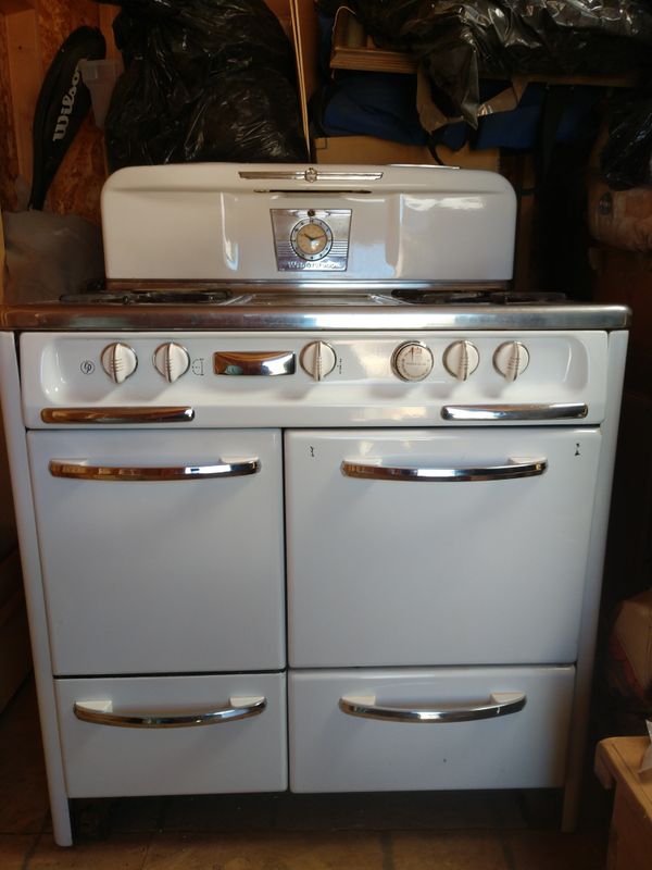Vintage 1950 Wedgewood stove w/center griddle for Sale in ...