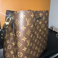 LV Champagne Bag Monogram