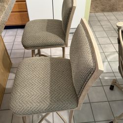 2 Counter Height Bar Stools- Great Condition 