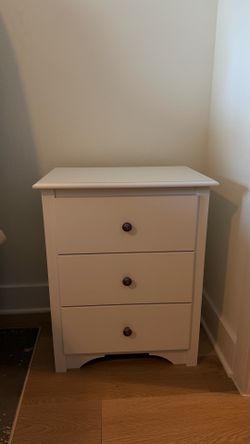 3 drawer nightstand