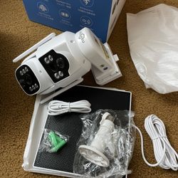 Brand New : Wireless 4MP Dual Lens Solar Camera Outdoor